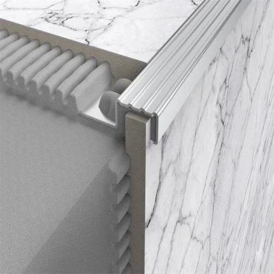 Treppenkanten für Baumaterialien aus mattem Aluminium